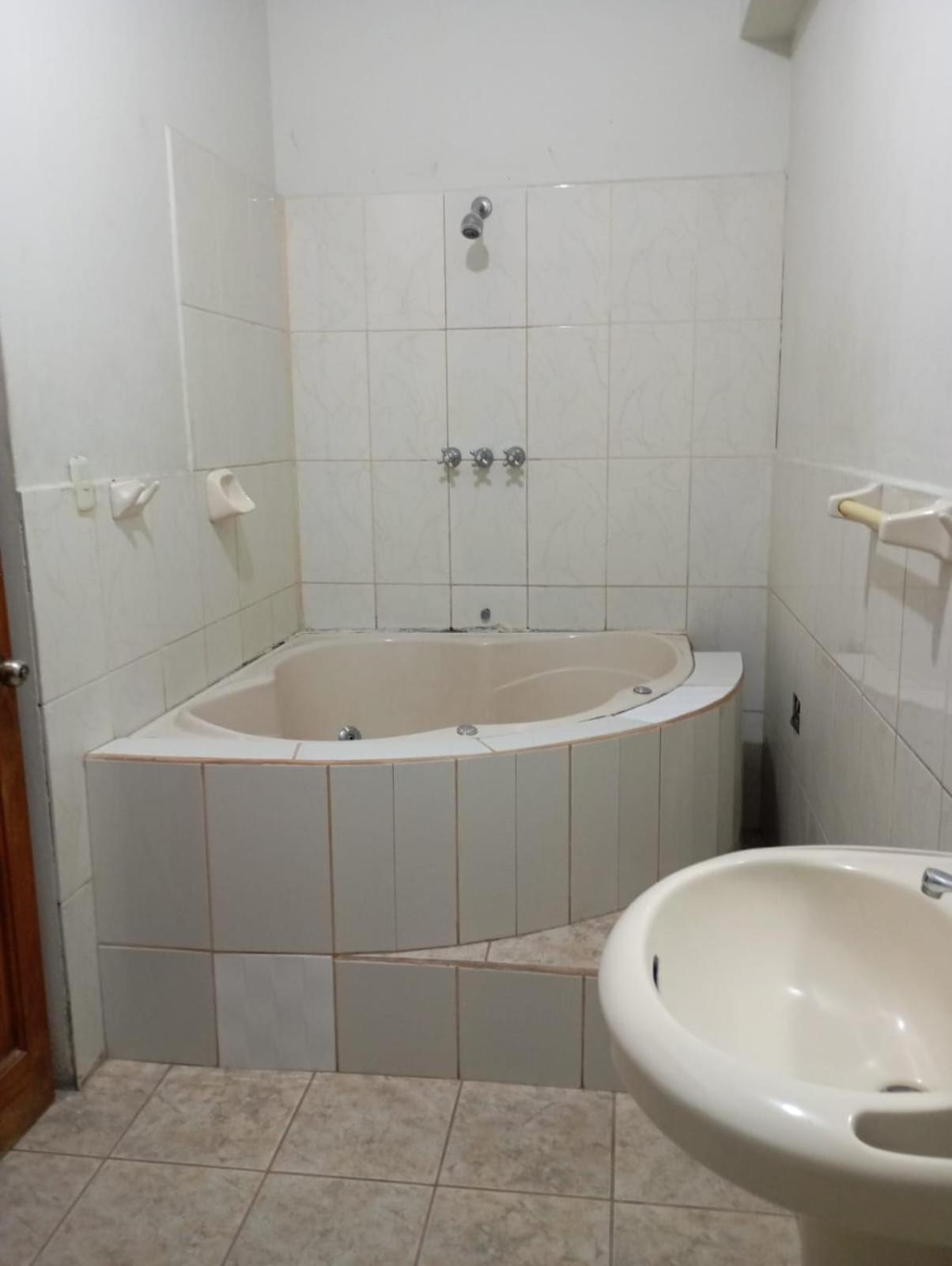 Hostal El Puerto Yurimaguas Eksteriør bilde
